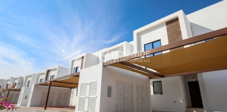 2 bedrooms Townhouse in Al Ghadeer, UAE No. 3741