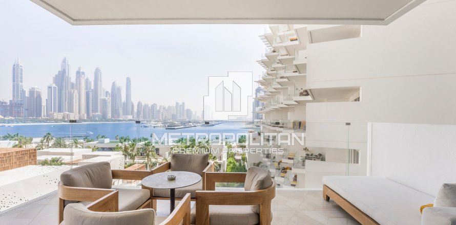 Квартира с 2 спальнями в FIVE Palm Jumeirah, ОАЭ №7688