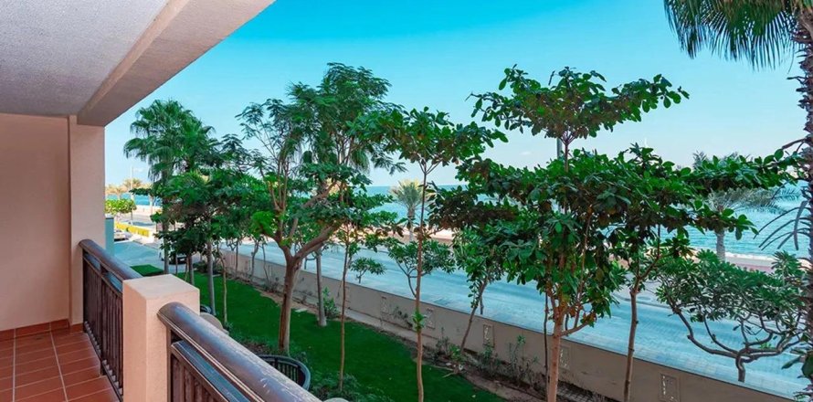 2 bedrooms Apartment in Palm Jumeirah, UAE No. 7687