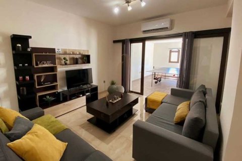 3 bedrooms Apartment in Kato Polemidia, Cyprus No. 76321 1