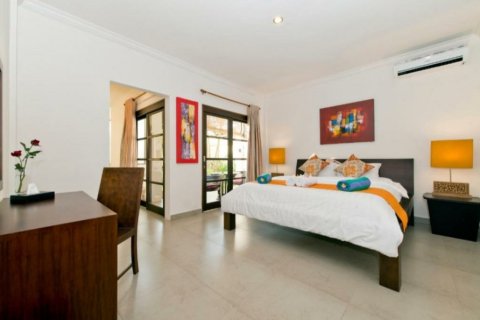 4 bedrooms Villa in Canggu, Indonesia No. 23005 12