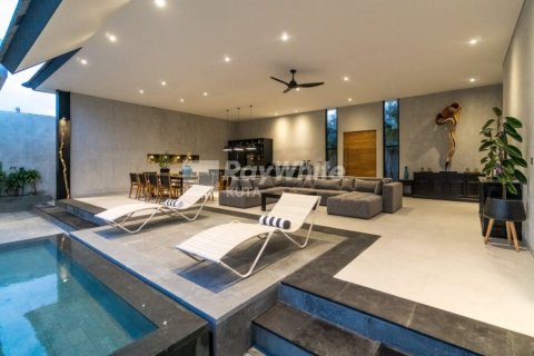 4 bedrooms Villa in Seminyak, Indonesia No. 22997 1