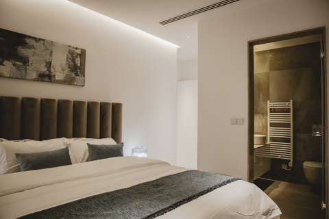2 bedrooms Apartment in Limassol, Cyprus No. 77493 3