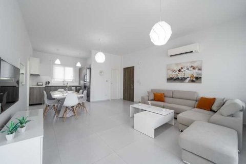 2 dormitorios Apartment en Agios Tychonas, Cyprus No. 34973 1