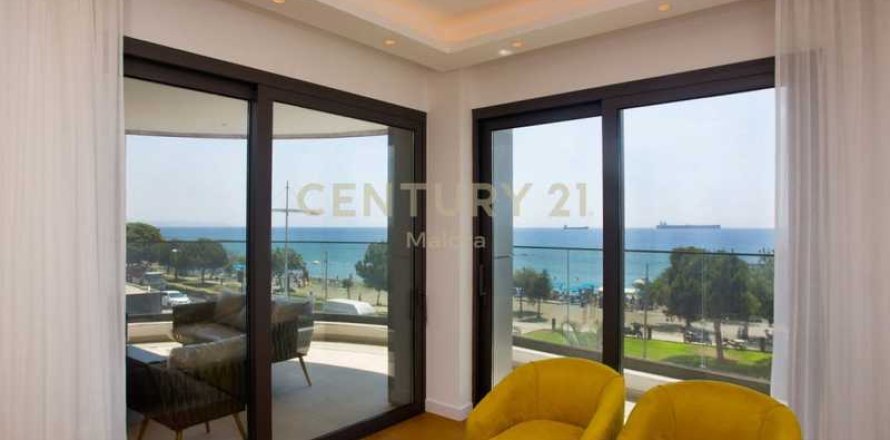 3 bedrooms Apartment in Limassol, Cyprus No. 34972