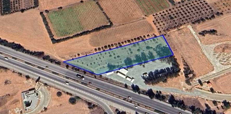 5240m² Land en Kato Polemidia, Cyprus No. 76095