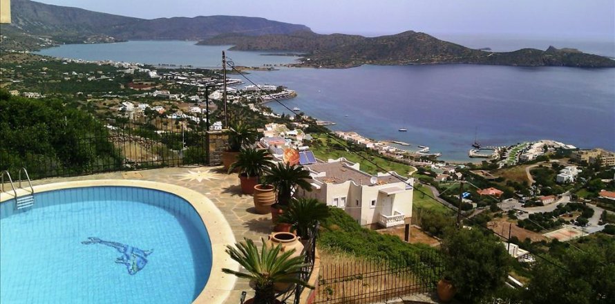 Studio Villa in Agios Nikolaos, Greece No. 58667