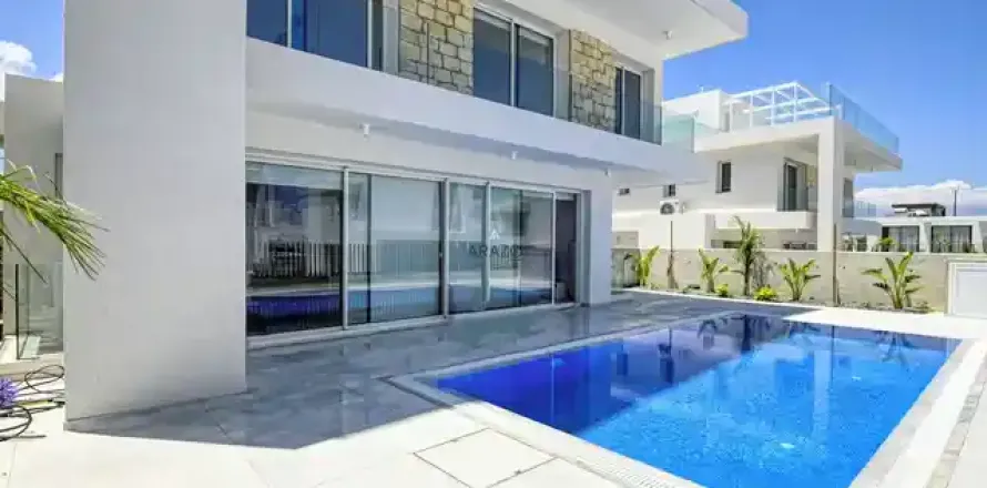 3 bedrooms Villa in Protaras, Cyprus No. 29854