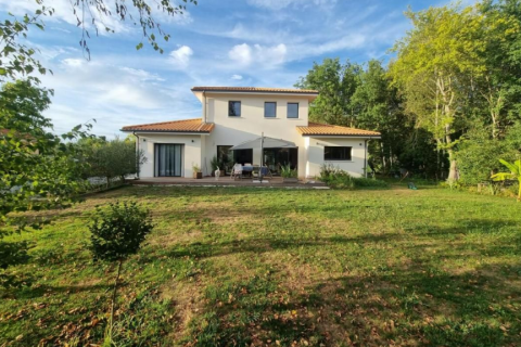 5 bedrooms Villa in Biscarrosse, France No. 69476 3