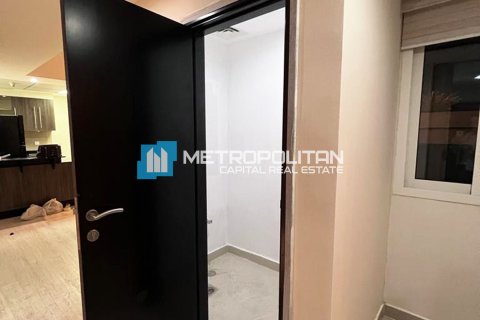 3 dormitorios Apartment en Al Reef, UAE No. 6217 5