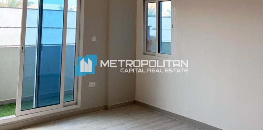 3 bedrooms Apartment in Al Reef, UAE No. 6217