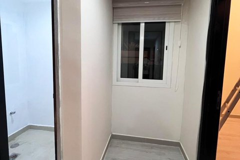 3 dormitorios Apartment en Al Reef, UAE No. 6215 10