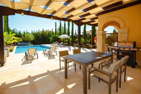 3 bedrooms Villa in Paphos, Cyprus No. 36984 3