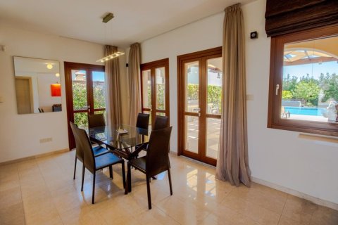 3 bedrooms Villa in Paphos, Cyprus No. 36984 8