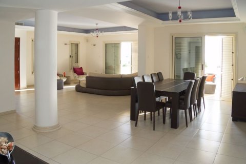 7 bedrooms Villa in Agios Georgios, Cyprus No. 37059 6