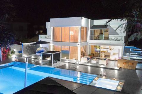 5 bedrooms Villa in Ayia Napa, Cyprus No. 29820 3