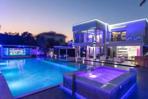 5 bedrooms Villa in Ayia Napa, Cyprus No. 29820 4