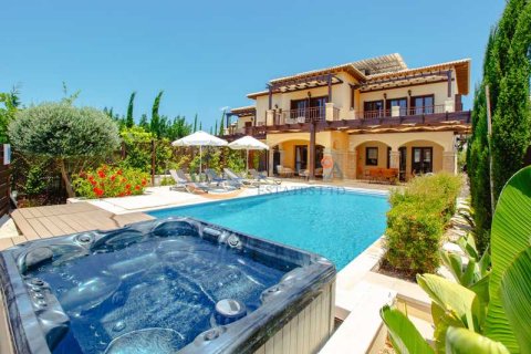 3 bedrooms Villa in Paphos, Cyprus No. 29818 8