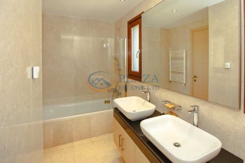 3 bedrooms Villa in Paphos, Cyprus No. 29818 4