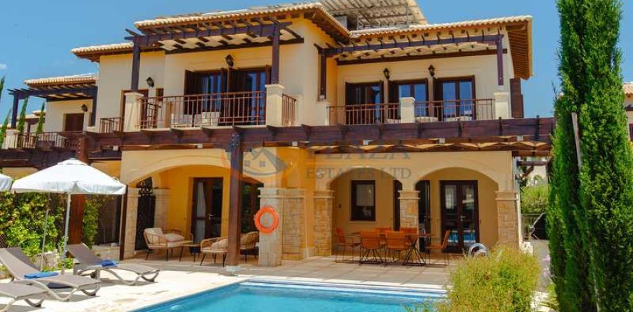 3 bedrooms Villa in Paphos, Cyprus No. 29818