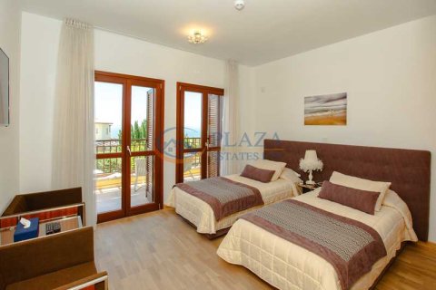 3 bedrooms Villa in Paphos, Cyprus No. 29818 13