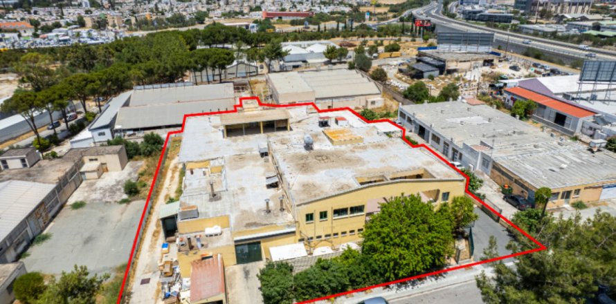 2850m² Commercial property in Nicosia, Cyprus No. 53193