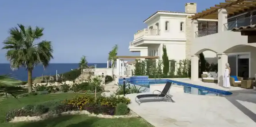 3 bedrooms Villa in Pegeia, Cyprus No. 39735