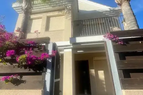 4 bedrooms House in Mouttagiaka, Cyprus No. 39733 1