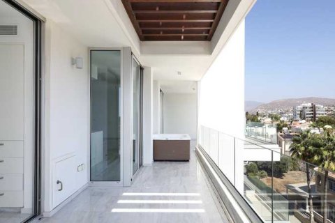 3 bedrooms Apartment in Limassol, Cyprus No. 71977 3