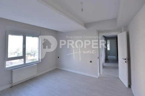 4 rooms Appartement à Muratpasa, Turkey No. 10860 5