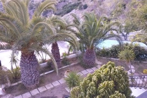 4 bedrooms Villa in Loutraki, Greece No. 56336 3