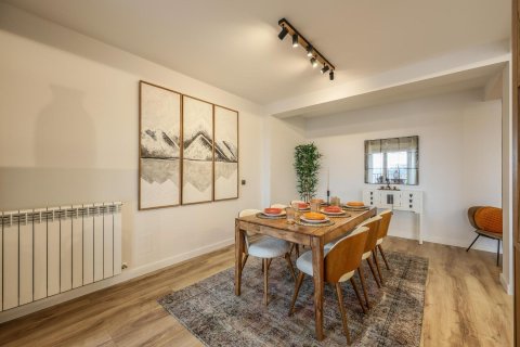 5 dormitorios Apartment en Madrid, Spain No. 27168 7