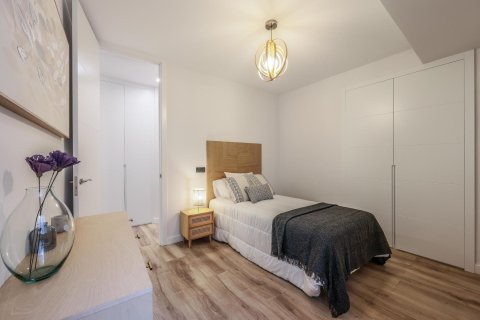 5 dormitorios Apartment en Madrid, Spain No. 27168 15