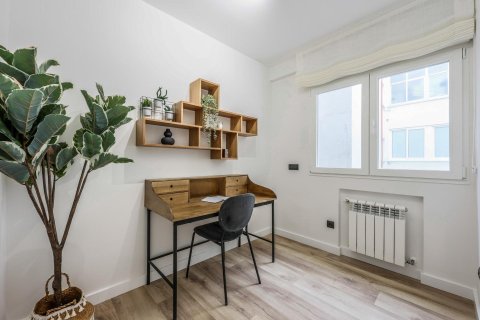 5 dormitorios Apartment en Madrid, Spain No. 27168 25