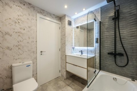 5 chambres Appartement à Madrid, Spain No. 27168 29