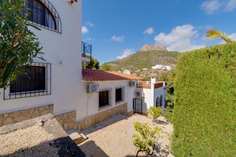 6 dormitorios Villa en Maryvilla, Spain No. 26361 10