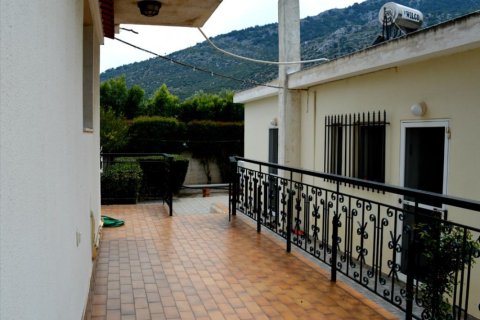 3 bedrooms Villa in Athens, Greece No. 49919 13