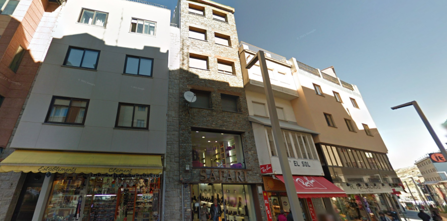 480m² Commercial property en Barcelona, Spain No. 27265