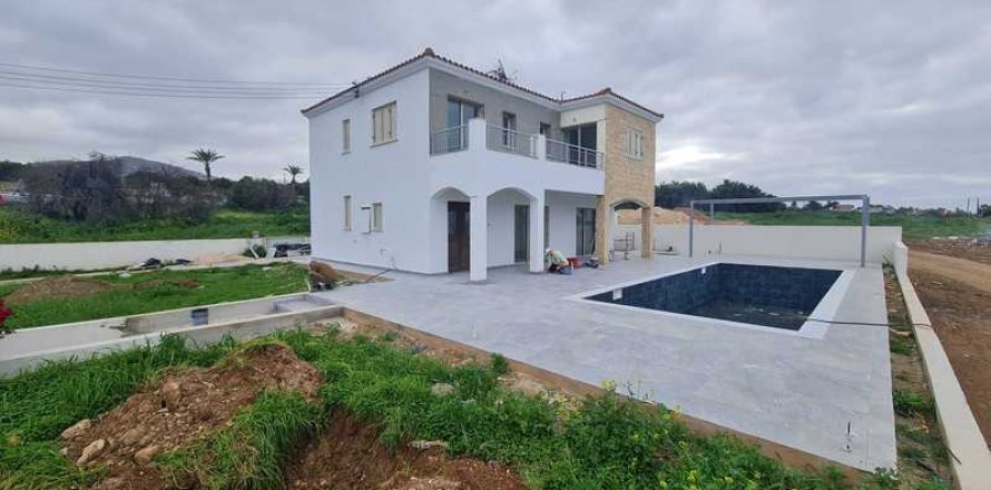 3 bedrooms Villa in Kissonerga, Cyprus No. 30810