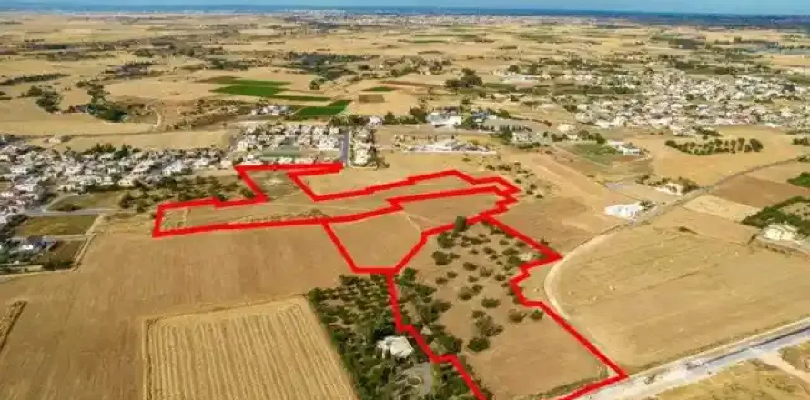 46038m² Land à Avgorou, Cyprus No. 35355