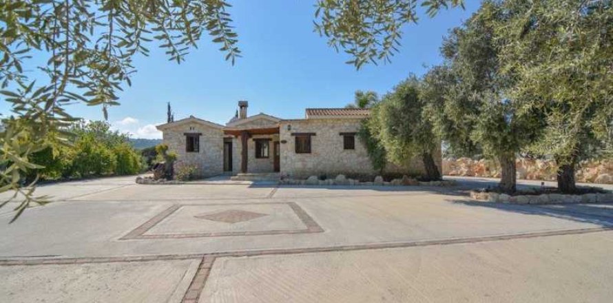 3 bedrooms Villa in Polis, Cyprus No. 66132