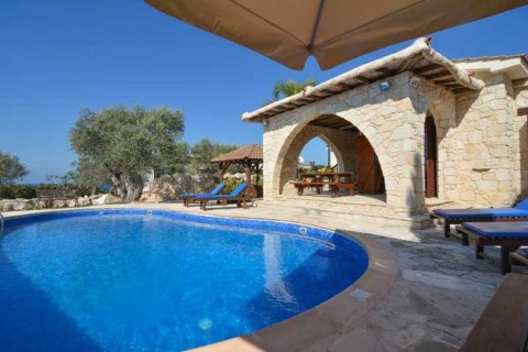 3 bedrooms Villa in Polis, Cyprus No. 66132 9