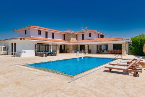 5 dormitorios Villa en Dromolaxia, Cyprus No. 36977 1