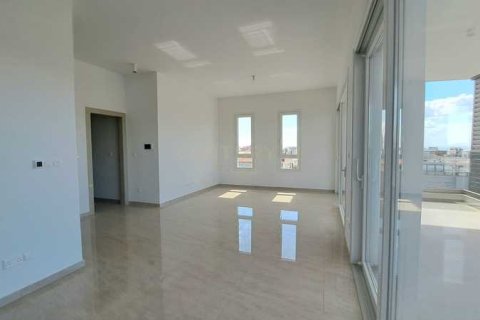 3 dormitorios Apartment en Agios Athanasios, Cyprus No. 74936 2