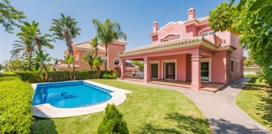 4 bedrooms House in San Pedro de Alcantara, Spain No. 25491