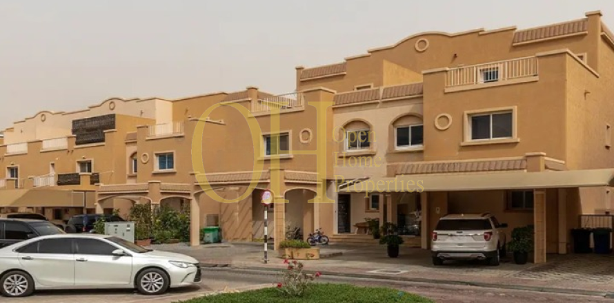 3 bedrooms Townhouse in Al Reef, UAE No. 10481