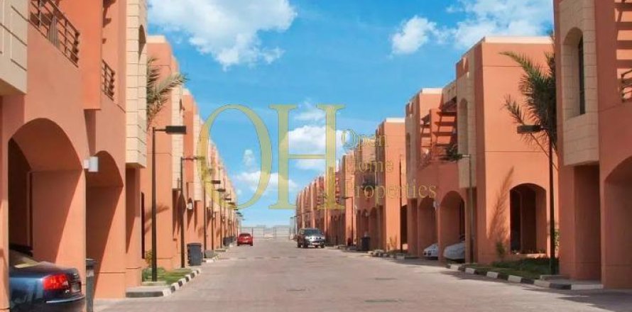 2 bedrooms Townhouse in Hydra Village, UAE No. 10479