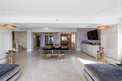 6 bedrooms Villa in Pegeia, Cyprus No. 28697 3