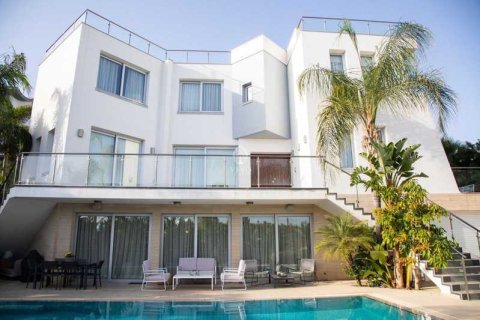 5 bedrooms House in Agios Tychonas, Cyprus No. 77332 2