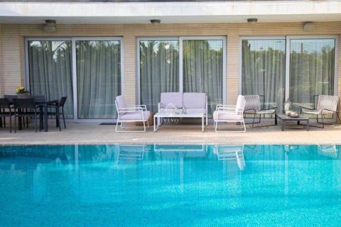 5 bedrooms House in Agios Tychonas, Cyprus No. 77332 4
